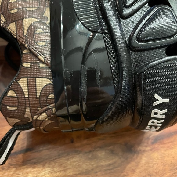 Burberry Monogram print arthur sneakers - Picture 8 of 15